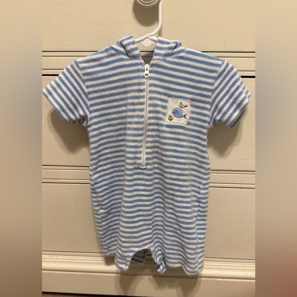 Kissy Kissy swim cover up size 9 month